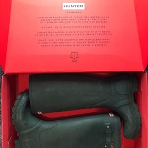 Matte Green Hunter rain boots size 6